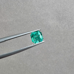 Ural emerald (EM105)