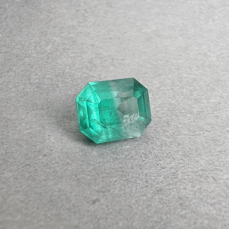 Tanzanian emerald (EM102) Tanzanian emerald (EM102)